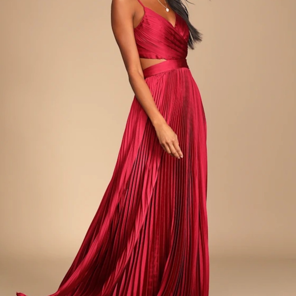 Lulu's Burgundy Pleated Maxi Dress